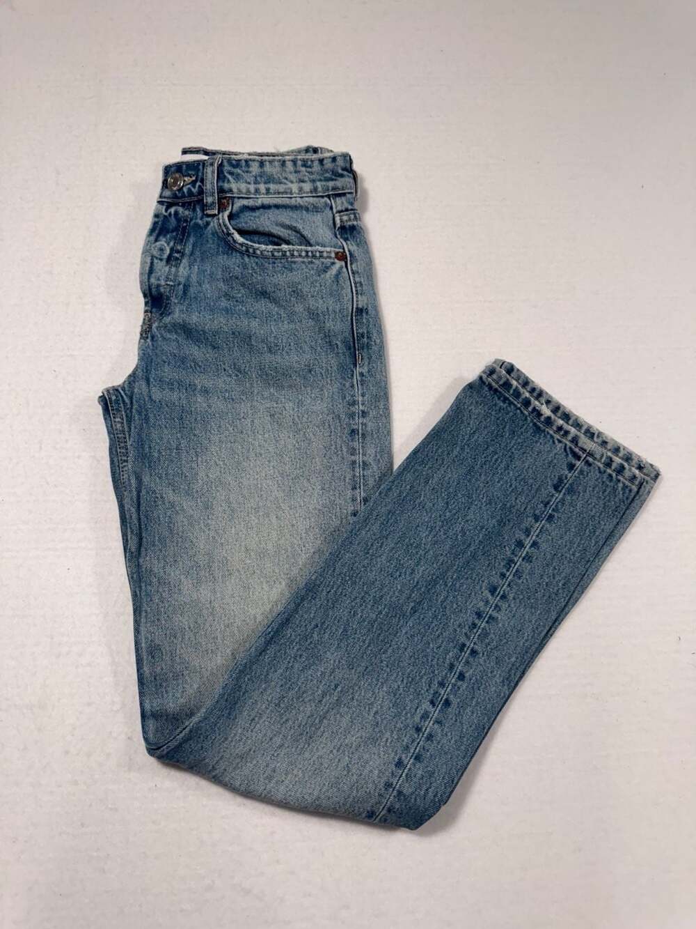 ZARA Straight Leg Jeans Women’s Size 2 Medium Wash Button Fly Denim